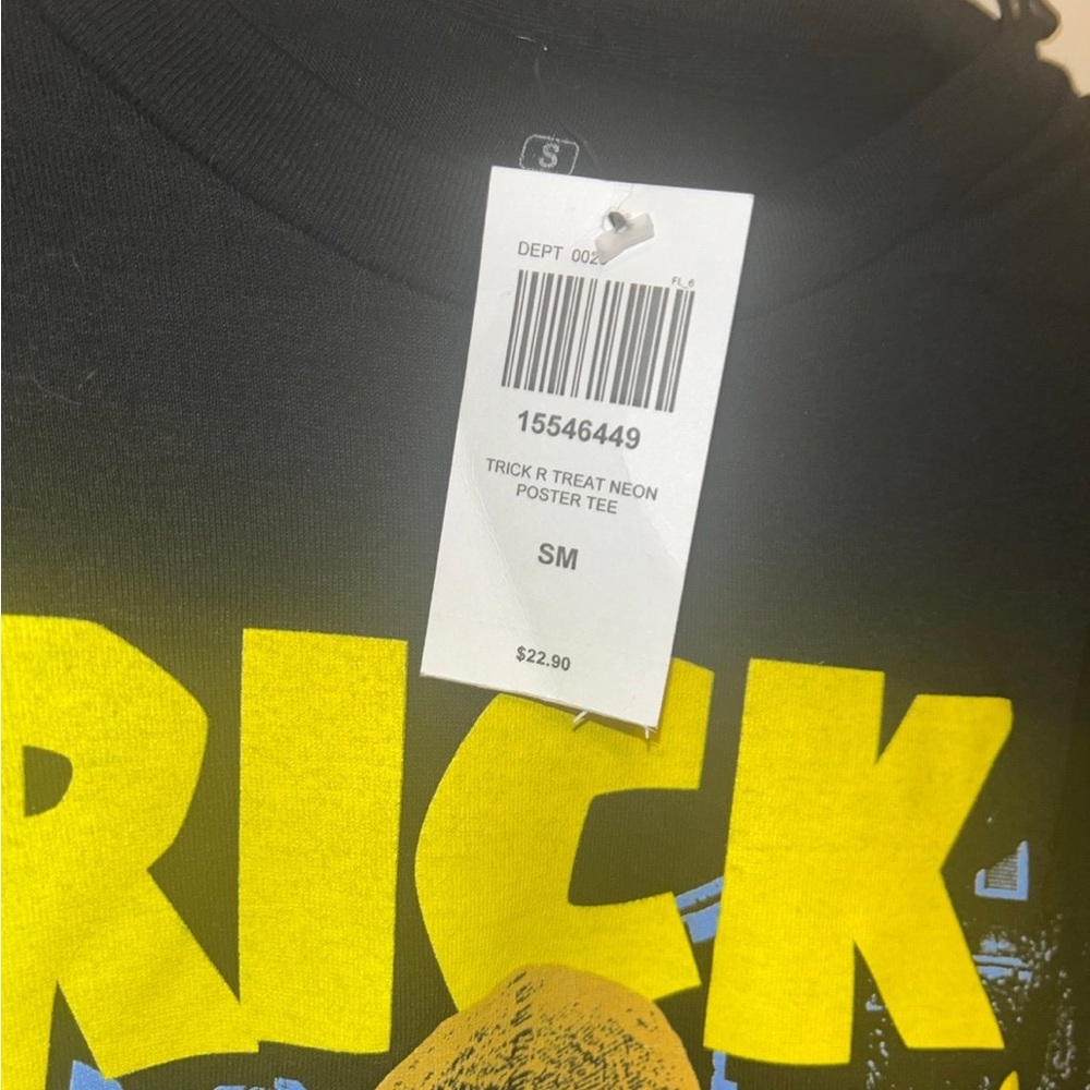 Trick R Treat Sam t-shirt - Picture 3 of 3